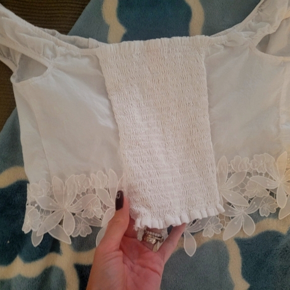 VS Cute Crop Top - Picture 4 of 7